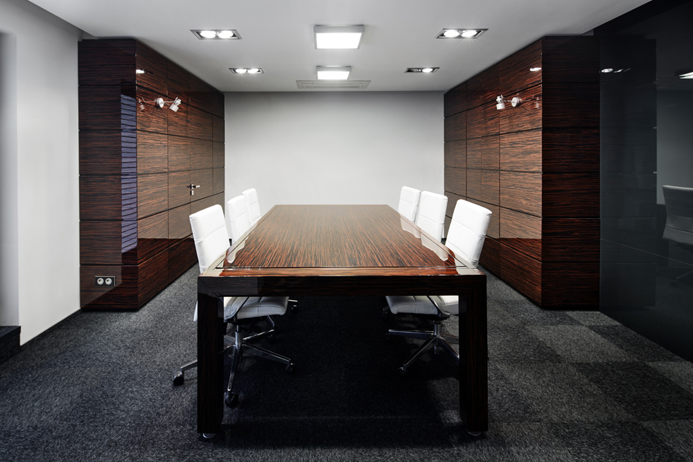Jak wybrać dobre krzesła ergonomiczne do biura i sali konferencyjnej?